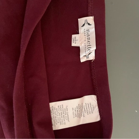 Nannette Lepore Pull on burgundy skirt with some stretch. Size 12. Burgundy - Picture 3 of 3